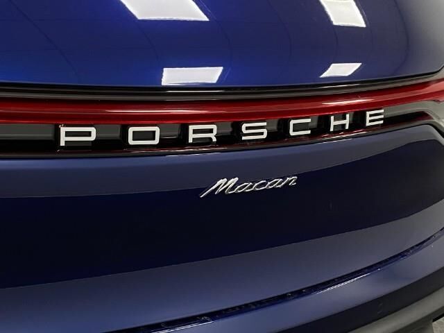 2023 Porsche Macan Appleton WI
