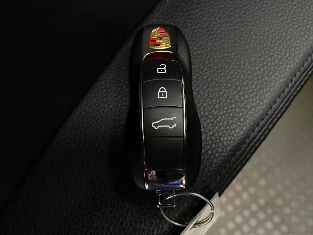 2023 Porsche Macan Appleton WI