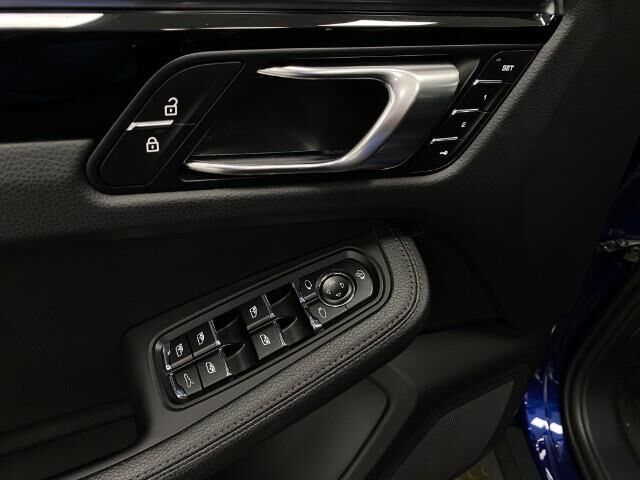 2023 Porsche Macan Appleton WI