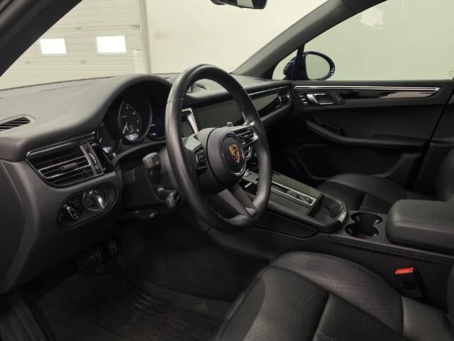 2023 Porsche Macan Appleton WI