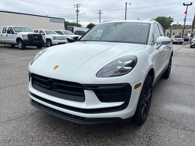 2023 Porsche Macan Cleveland OH