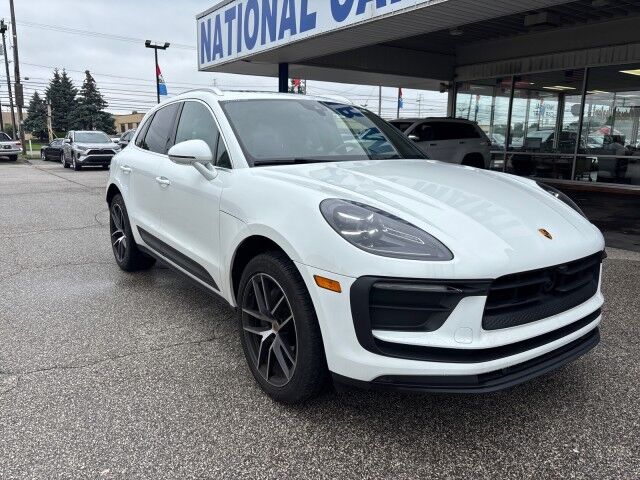 2023 Porsche Macan Cleveland OH