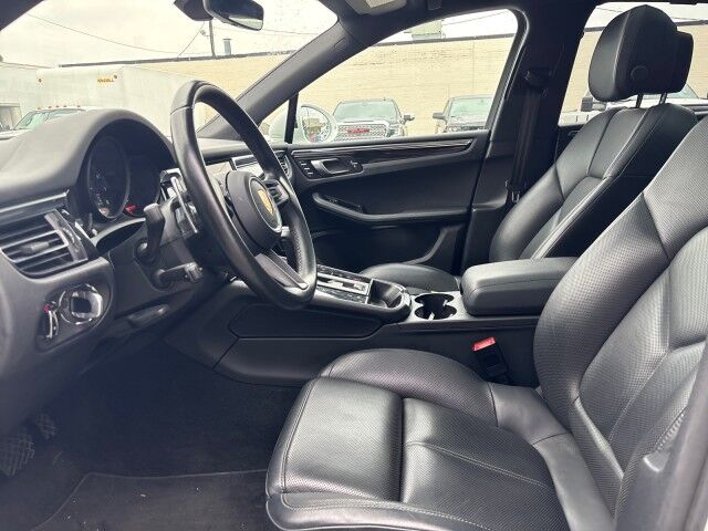 2023 Porsche Macan Cleveland OH