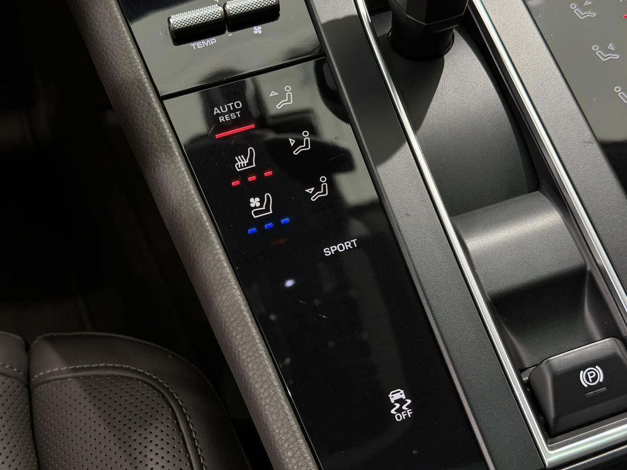 2023 Porsche Macan Newark DE