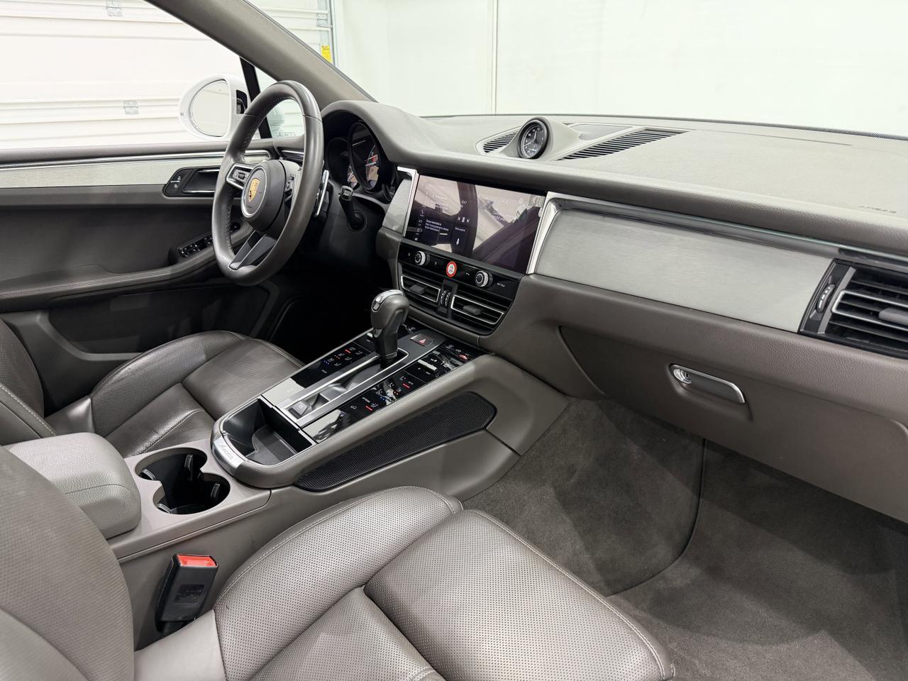 2023 Porsche Macan Newark DE