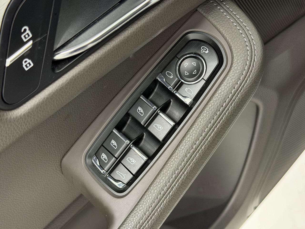 2023 Porsche Macan Newark DE