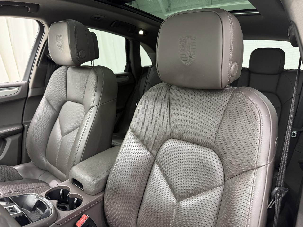 2023 Porsche Macan Newark DE