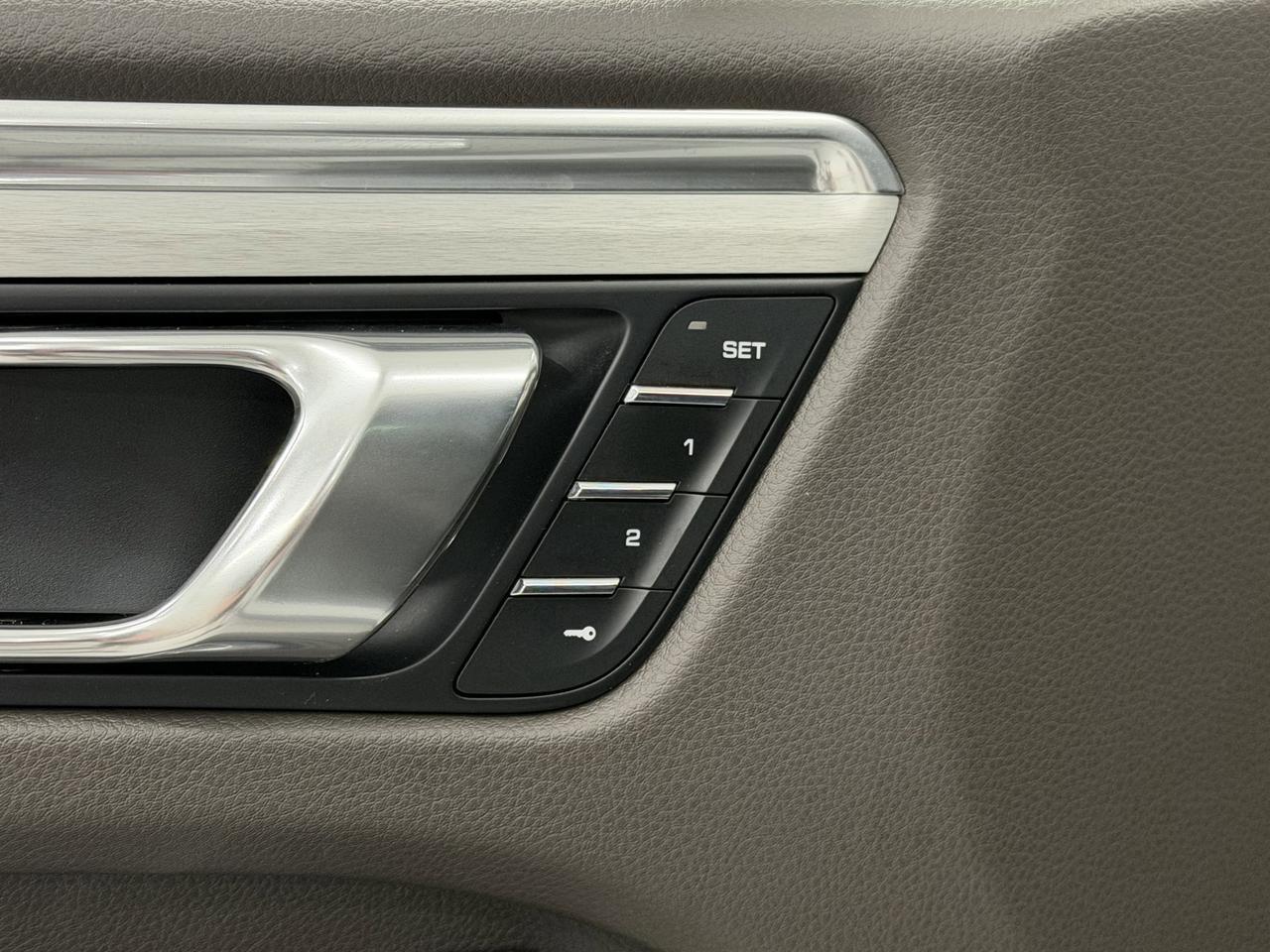 2023 Porsche Macan Newark DE