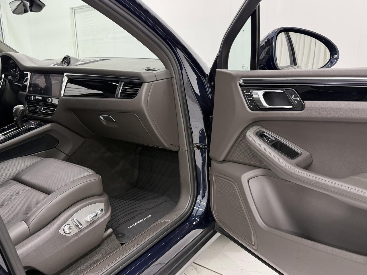2023 Porsche Macan Newark DE