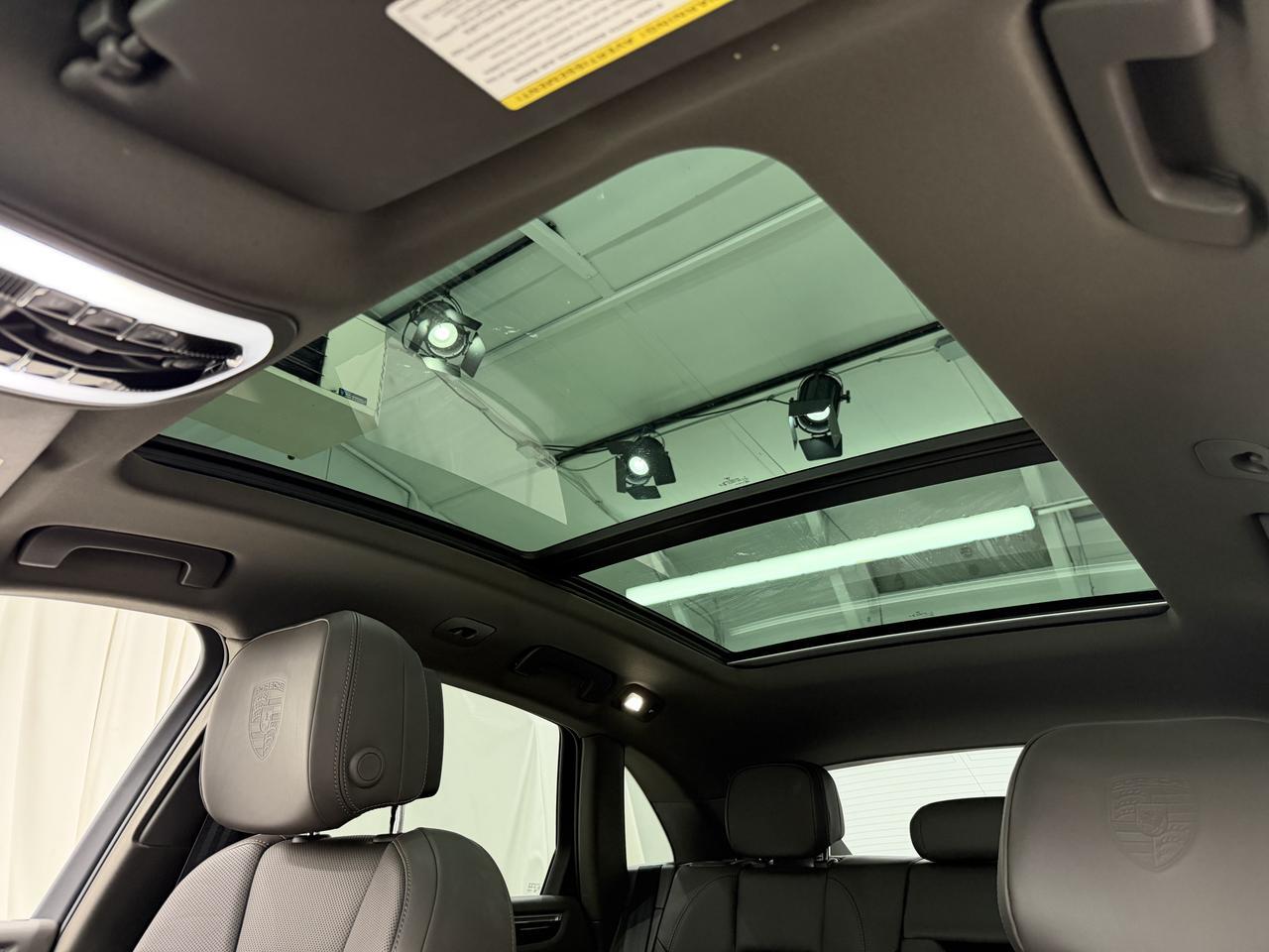 2023 Porsche Macan Newark DE