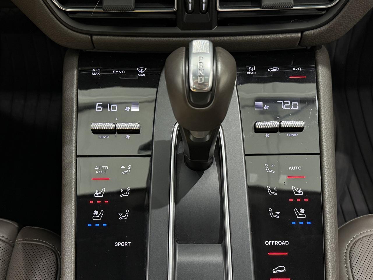 2023 Porsche Macan Newark DE