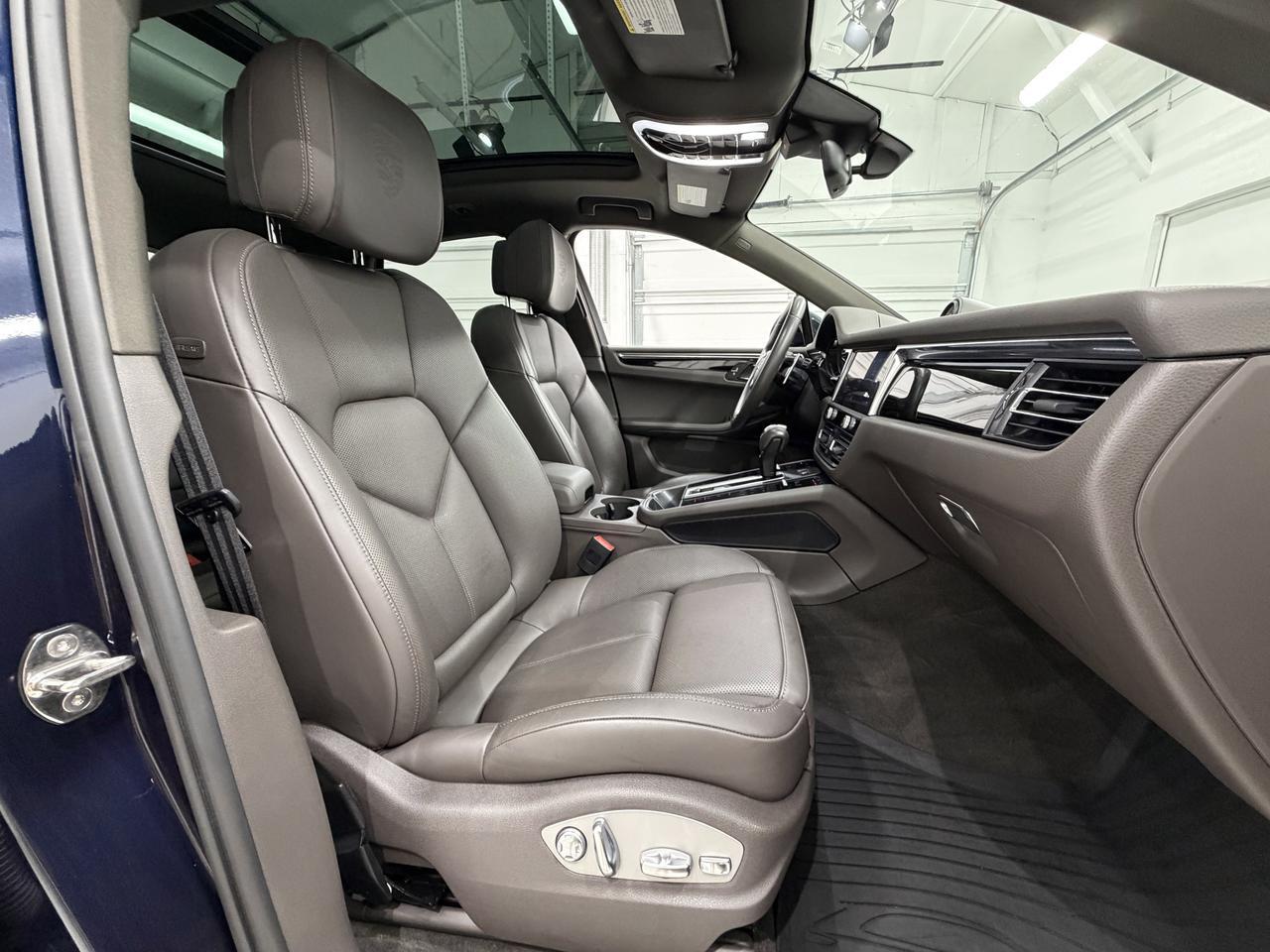 2023 Porsche Macan Newark DE