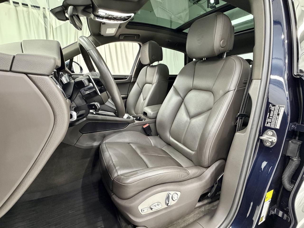 2023 Porsche Macan Newark DE