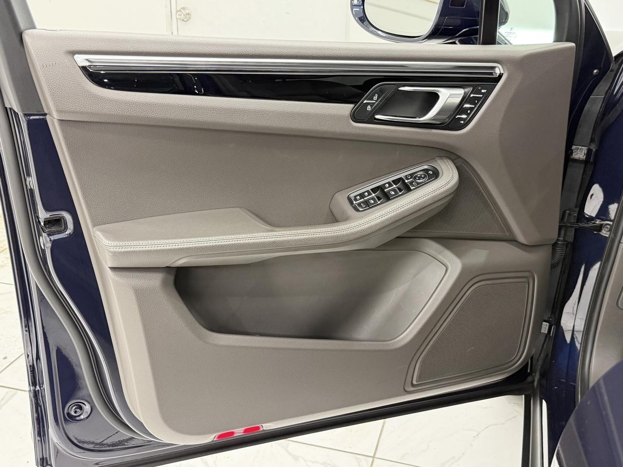 2023 Porsche Macan Newark DE