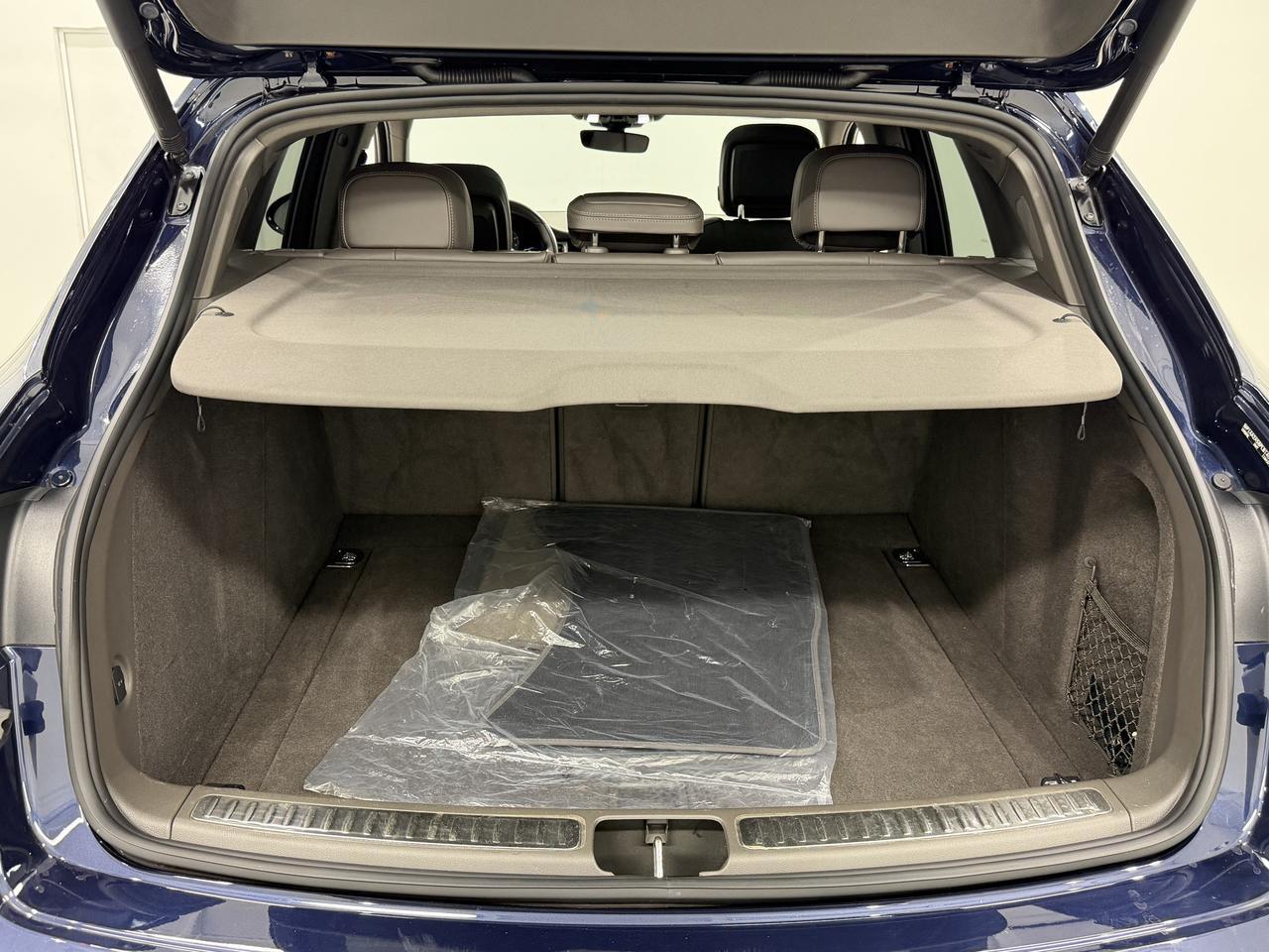 2023 Porsche Macan Newark DE