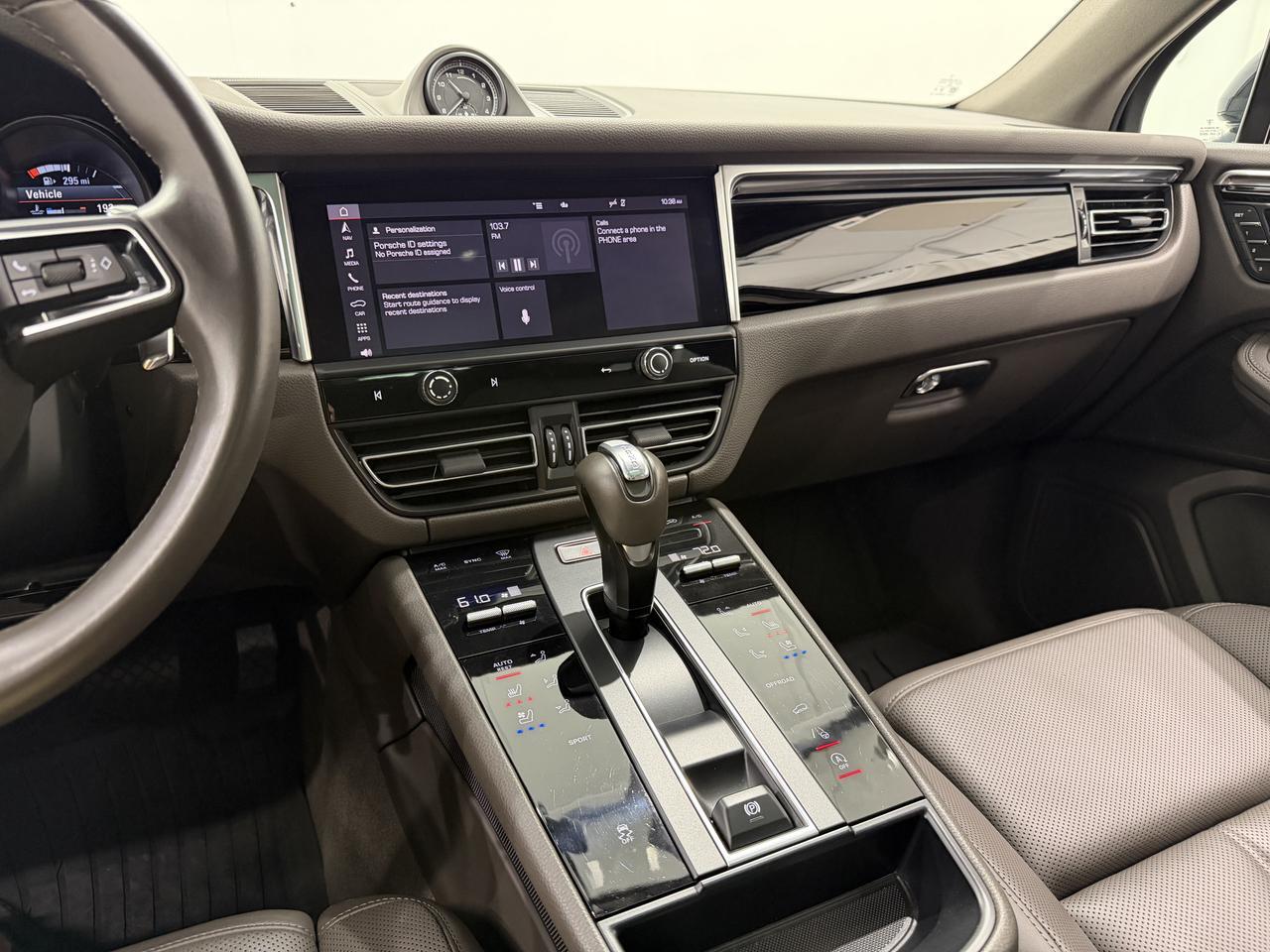2023 Porsche Macan Newark DE