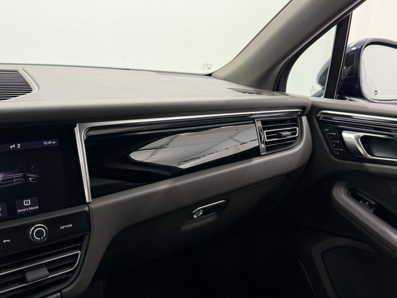 2023 Porsche Macan Newark DE