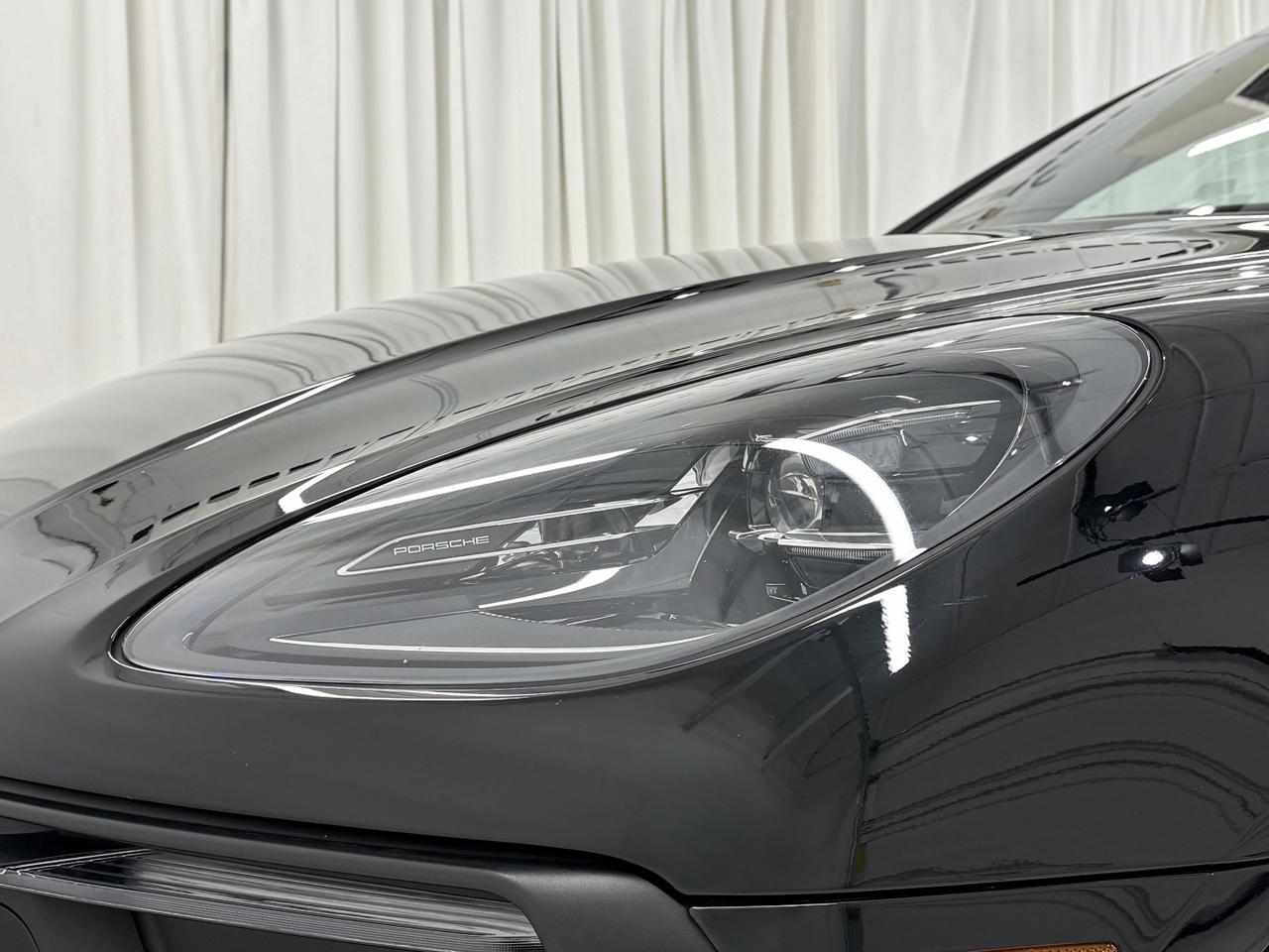 2023 Porsche Macan Newark DE