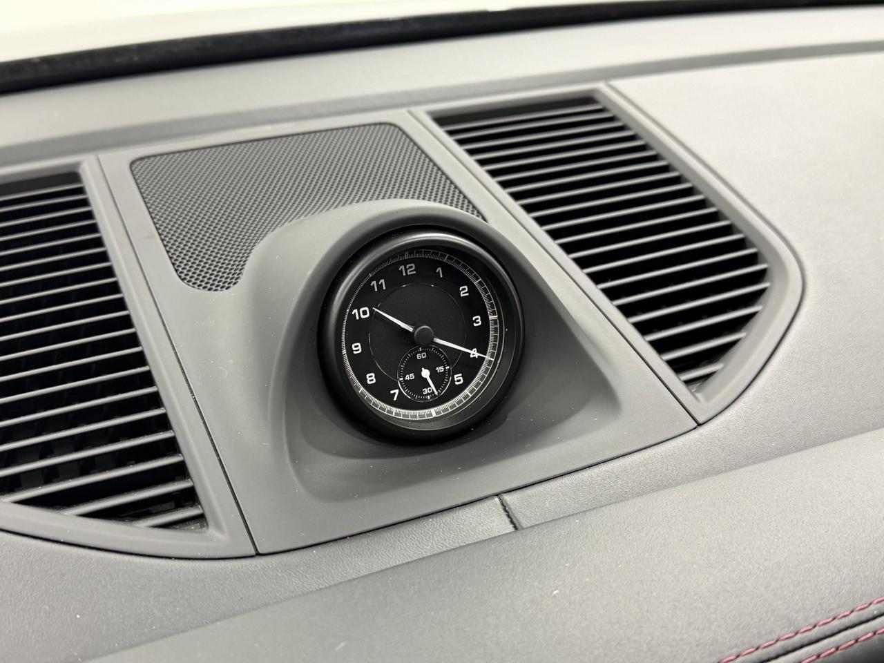 2023 Porsche Macan Newark DE