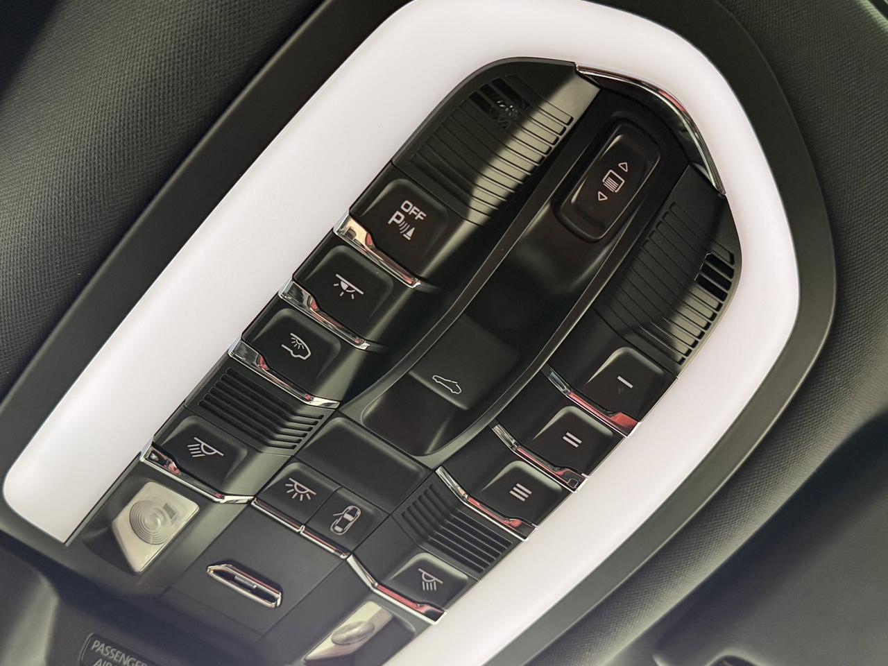 2023 Porsche Macan Newark DE