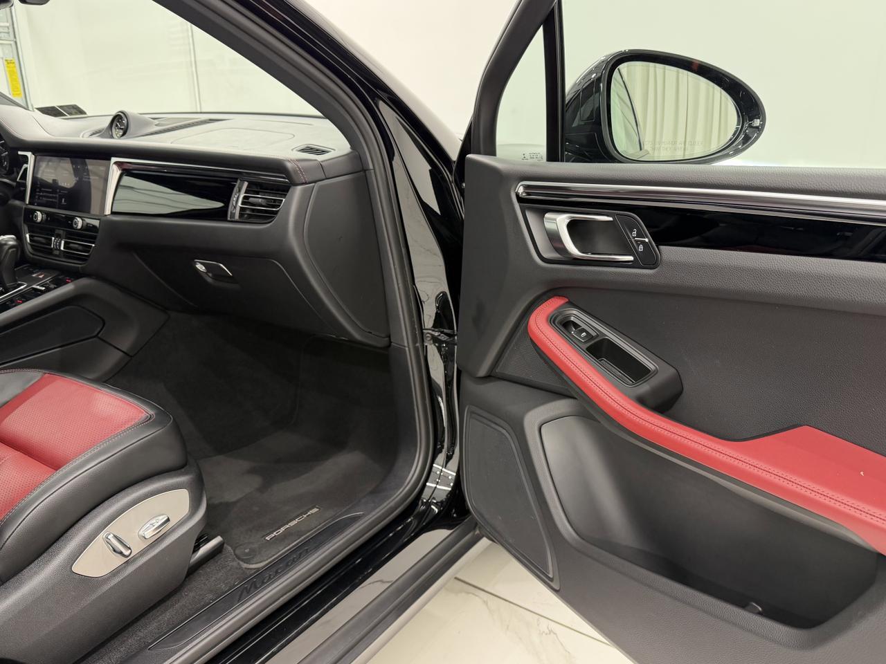 2023 Porsche Macan Newark DE