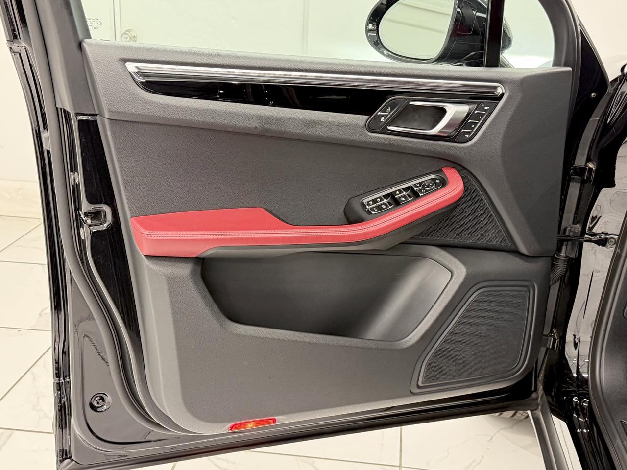 2023 Porsche Macan Newark DE