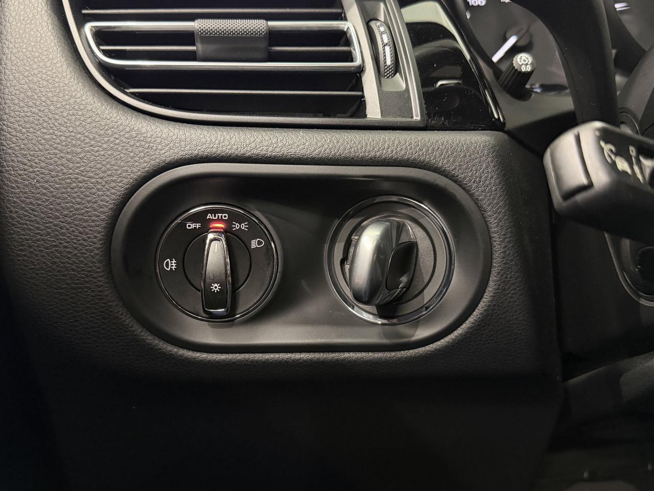 2023 Porsche Macan Newark DE