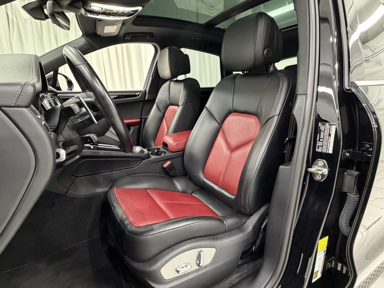 2023 Porsche Macan Newark DE