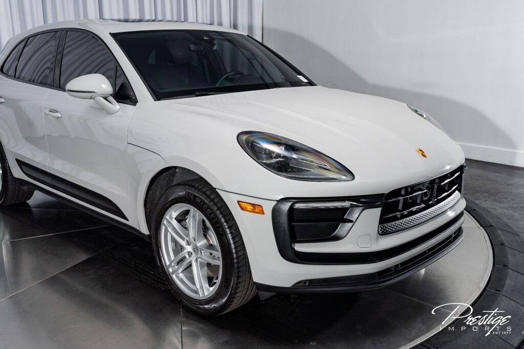 2023 Porsche Macan North Miami Beach FL