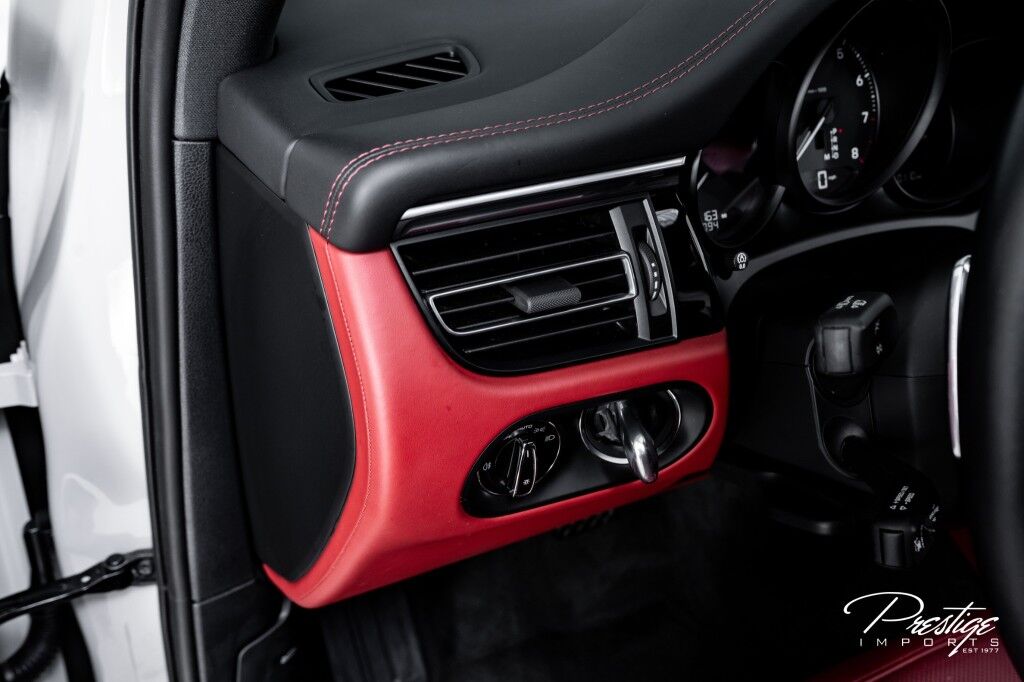 2023 Porsche Macan North Miami Beach FL