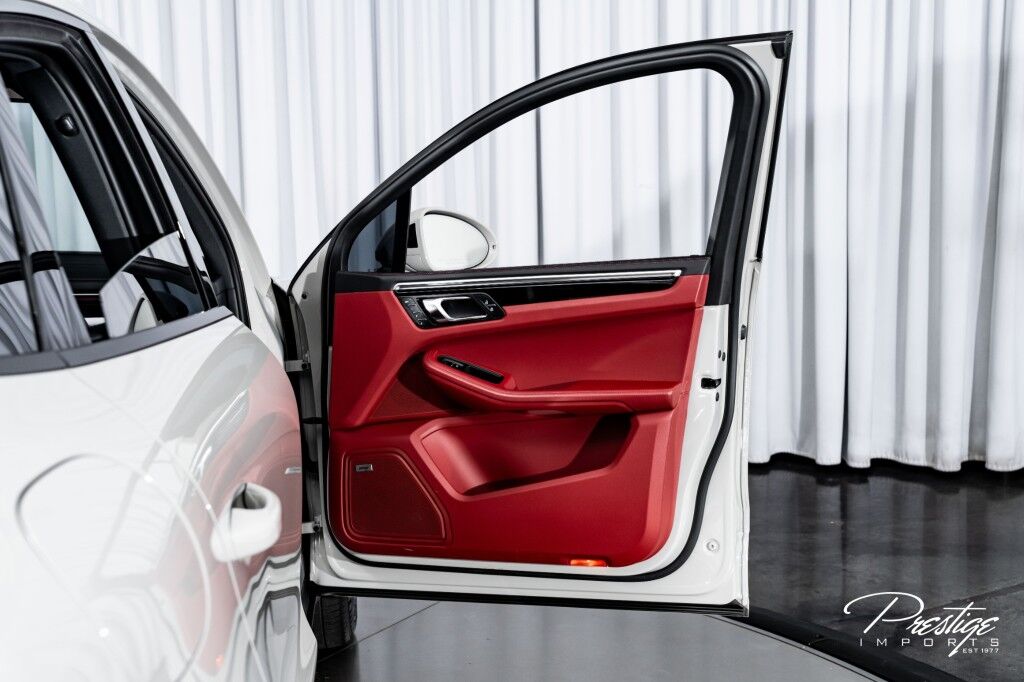 2023 Porsche Macan North Miami Beach FL