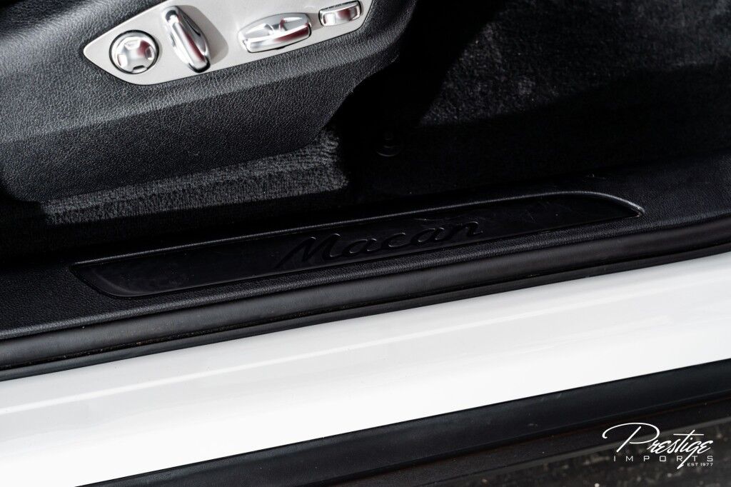 2023 Porsche Macan North Miami Beach FL