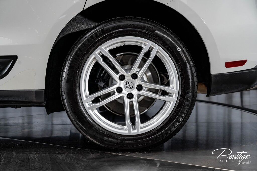 2023 Porsche Macan North Miami Beach FL