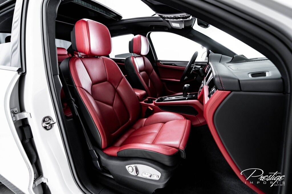 2023 Porsche Macan North Miami Beach FL