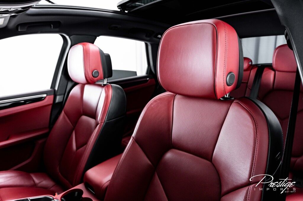 2023 Porsche Macan North Miami Beach FL