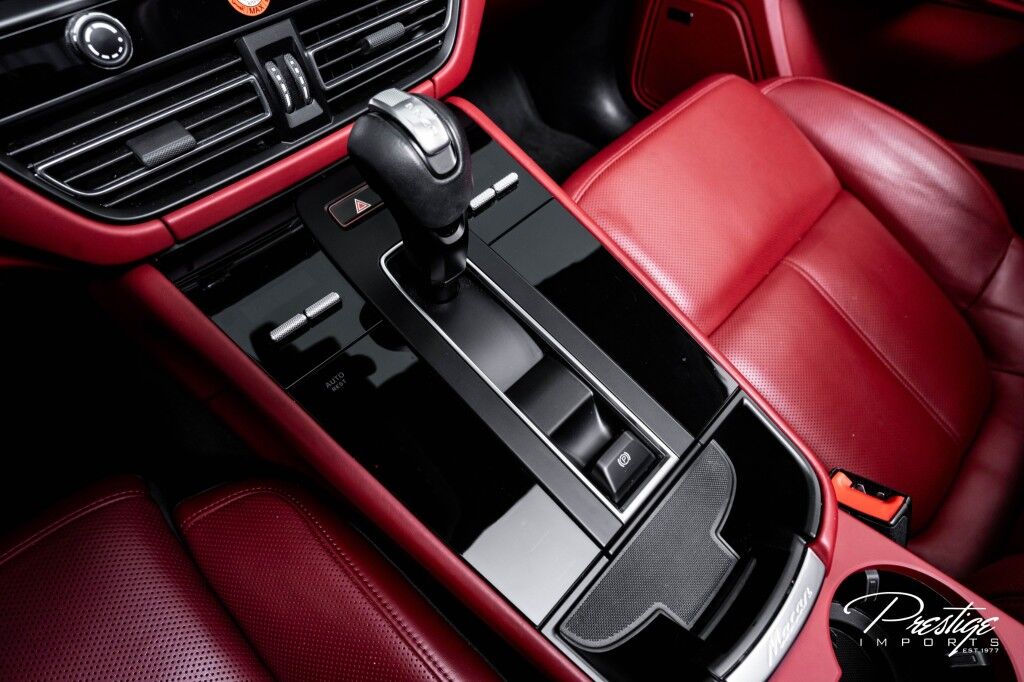 2023 Porsche Macan North Miami Beach FL