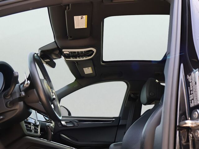 2023 Porsche Macan Oshkosh WI 2023 Porsche Macan Oshkosh WI