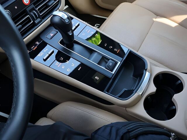 2023 Porsche Macan  Oshkosh WI