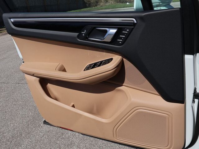 2023 Porsche Macan  Oshkosh WI