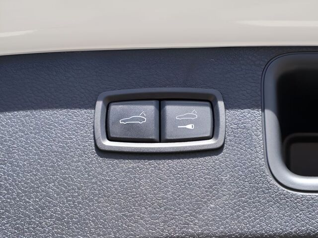 2023 Porsche Macan  Oshkosh WI