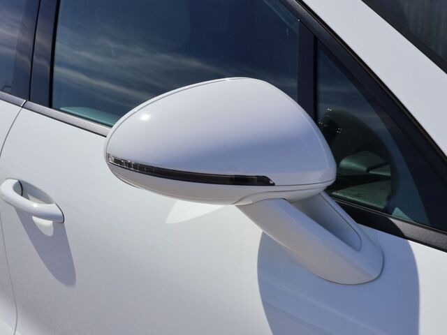 2023 Porsche Macan  Oshkosh WI