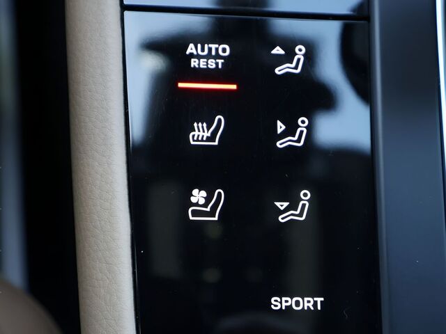 2023 Porsche Macan  Oshkosh WI