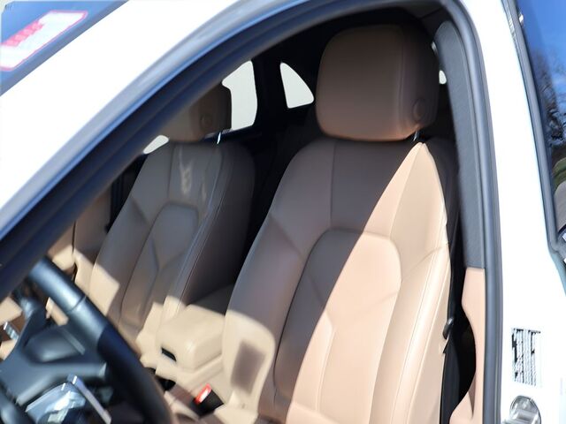 2023 Porsche Macan  Oshkosh WI