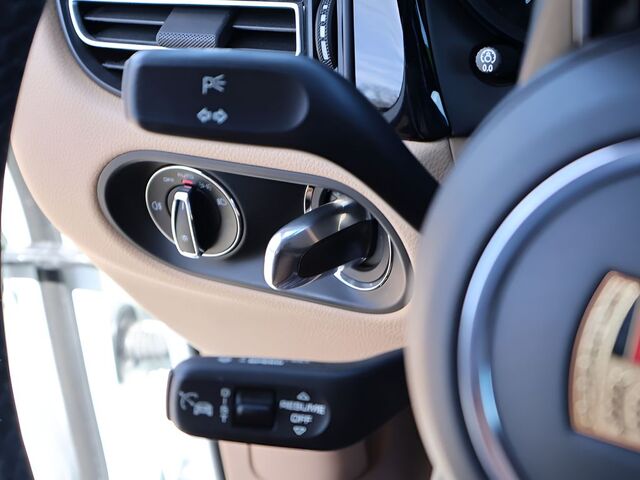 2023 Porsche Macan  Oshkosh WI