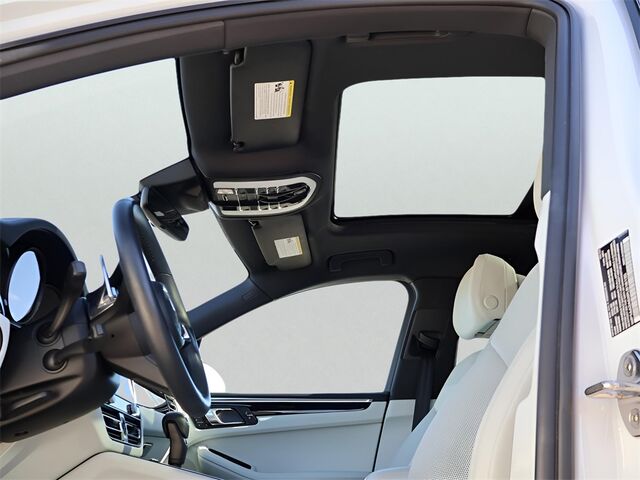 2023 Porsche Macan  Oshkosh WI