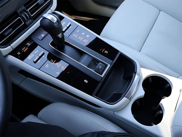 2023 Porsche Macan  Oshkosh WI