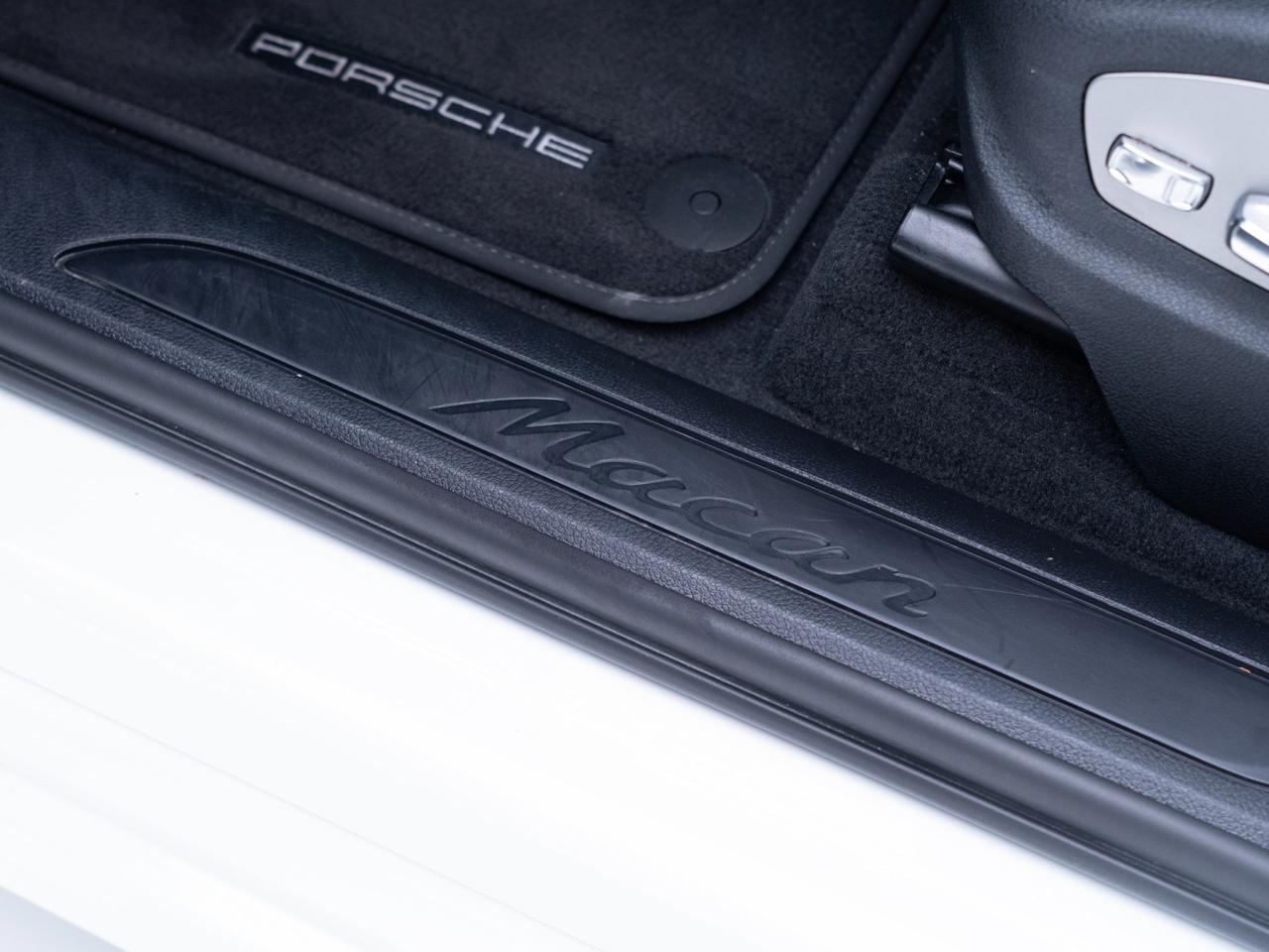 2023 Porsche Macan Pompano Beach FL