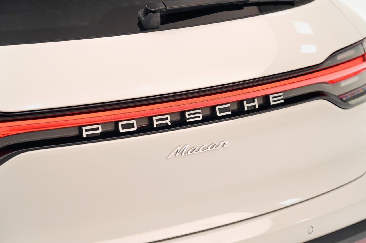2023 Porsche Macan Pompano Beach FL