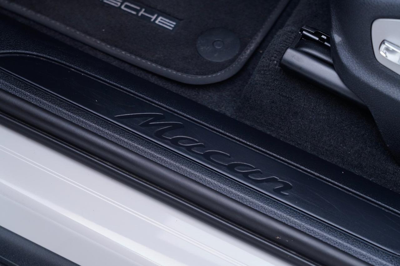 2023 Porsche Macan Pompano Beach FL