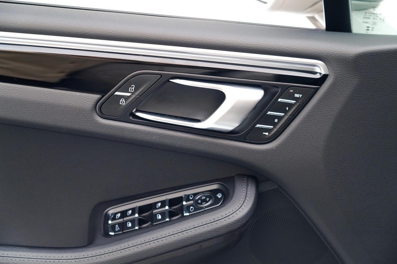 2023 Porsche Macan Pompano Beach FL